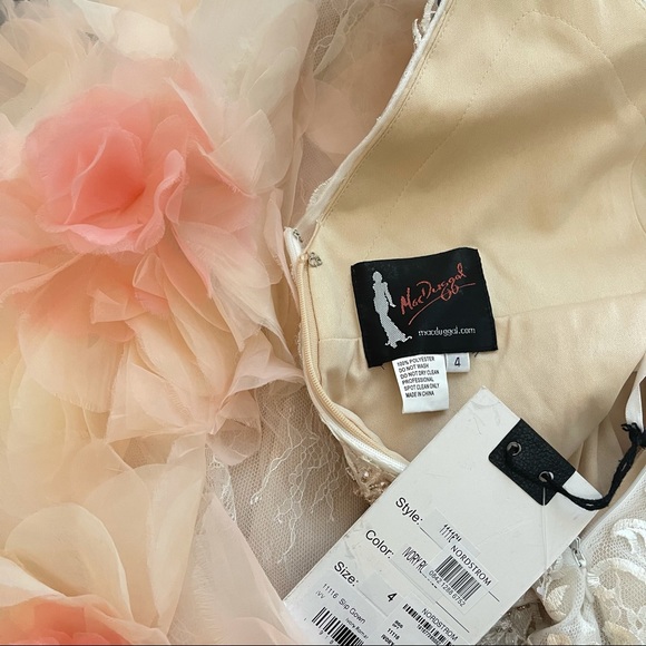 Mac Duggal Floral Appliqué Lace Trumpet Gown With 3D Flowers Bottom New With Tag - Picture 11 of 17